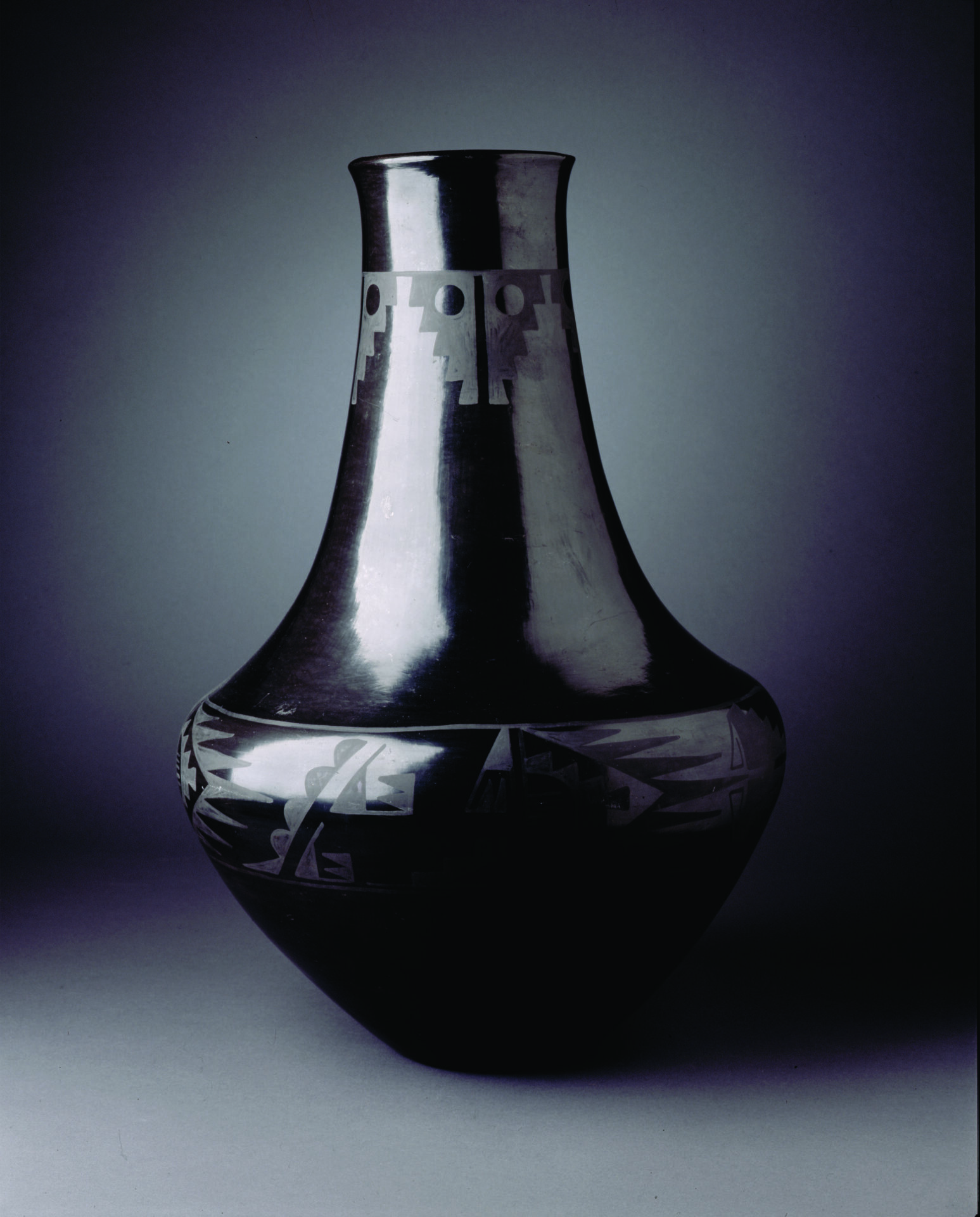 Maria and Julian Martinez (P’o Woe-geh Ówîngeh, 1887-1980 and 1879-1943), vase, c. 1935. Clay, slip, 19 x 14 inches. NA-SW-Si-A10-2.